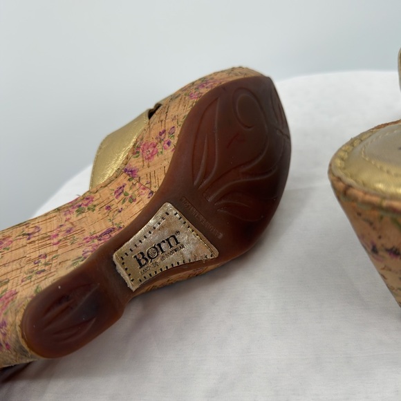 Born Gold Leather Cork Wedge Slide Sandals | Size 6 - Picture 9 of 9